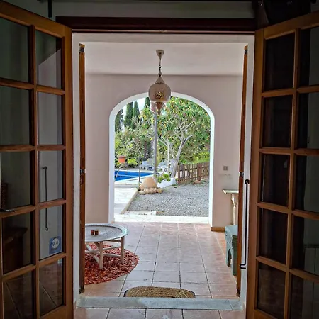 Rosa Ibiza, Private Pool, 10 Minutes From The Villa *