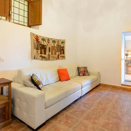 Rosa Ibiza, Private Pool, 10 Minutes From The Villa *